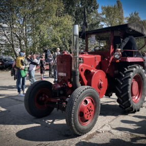 Więcej o: Ponad 6 tys uczestników z całej Polski podczas II Zlotu Zabytkowych Traktorów w Ursusie